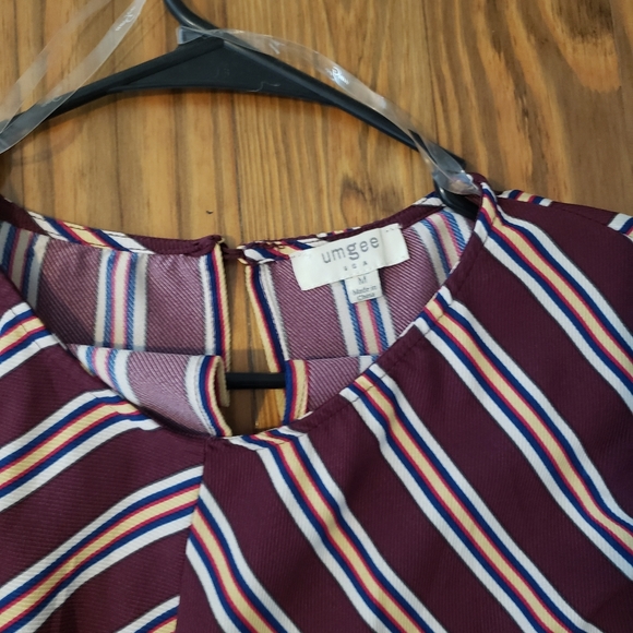 Maroon Flare sleeve blouse - Picture 3 of 3